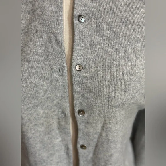 Lord & Taylor 100% Cashmere 2-Ply Button Front Cardigan Gray M Quiet Luxury - Picture 3 of 5